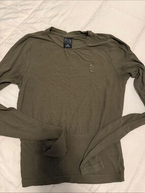 P.E Nation women’s Olive Green Long-Sleeve Ribbed Crew Shirt small